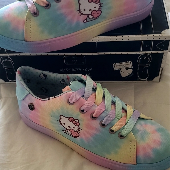 Loly in the sky, hello kitty tie dye shoes - Picture 2 of 8